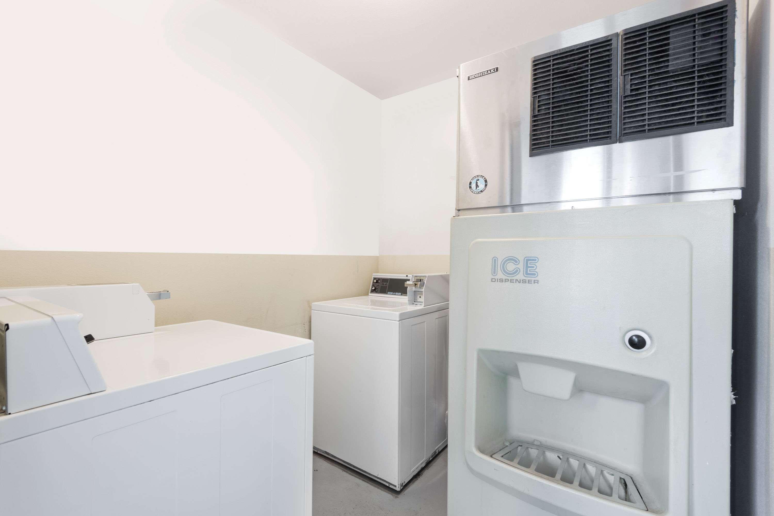 Super 8 By Wyndham Fernley Hotel Buitenkant foto