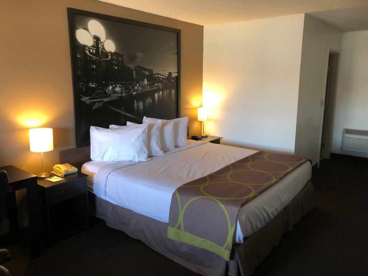 Super 8 By Wyndham Fernley Hotel Buitenkant foto